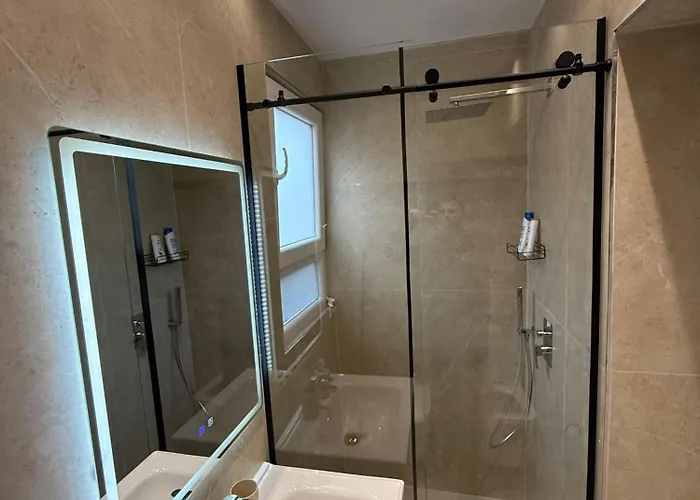 公寓 Henry's 地拉那